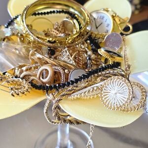 Elegant Gold and Black Jewelry Set